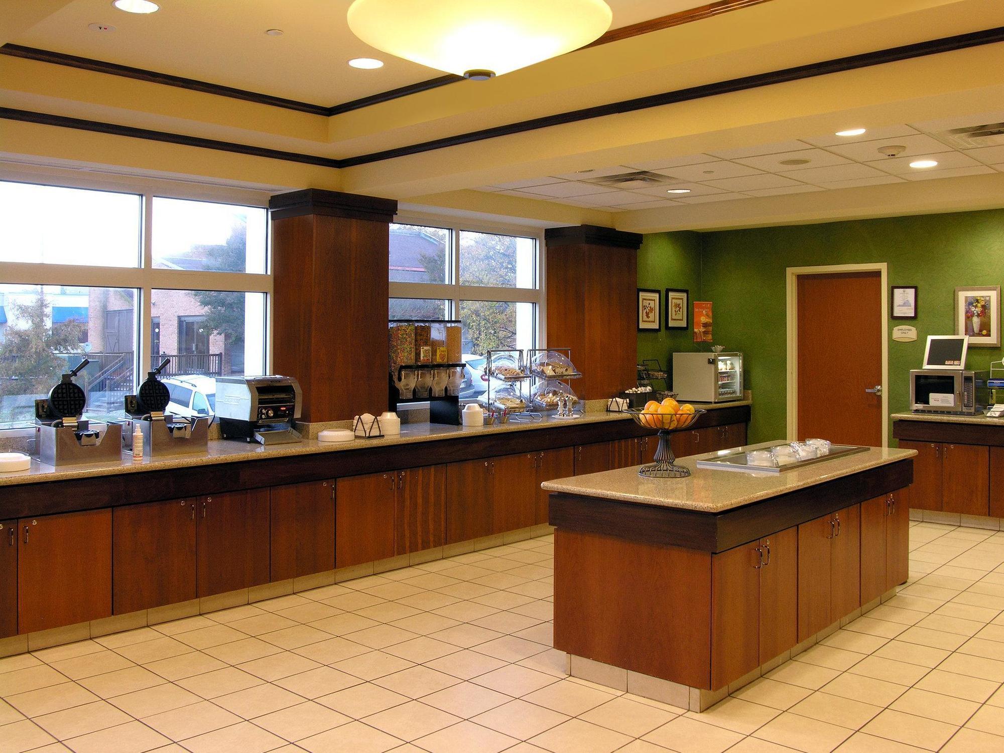 Fairfield Inn & Suites By Marriott Вильямсбург Экстерьер фото