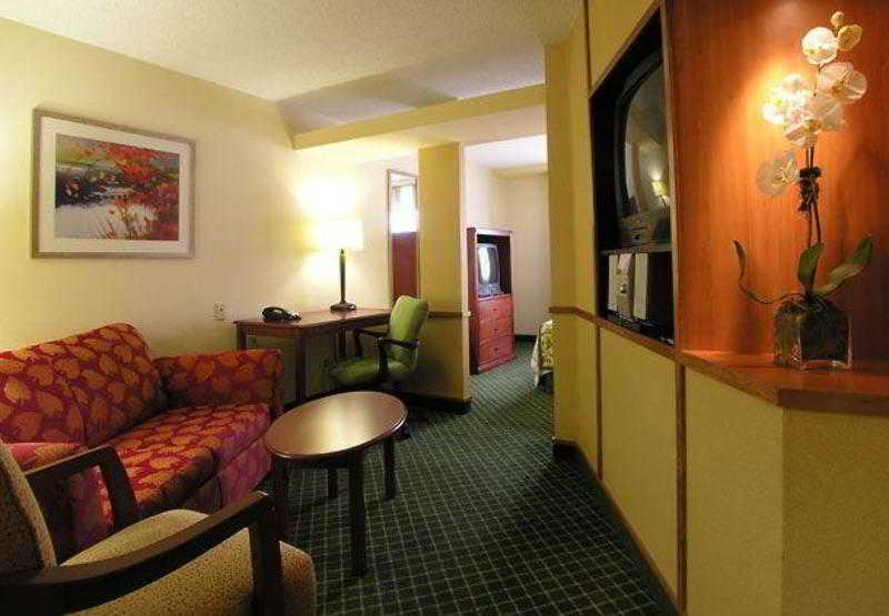 Fairfield Inn & Suites By Marriott Вильямсбург Экстерьер фото